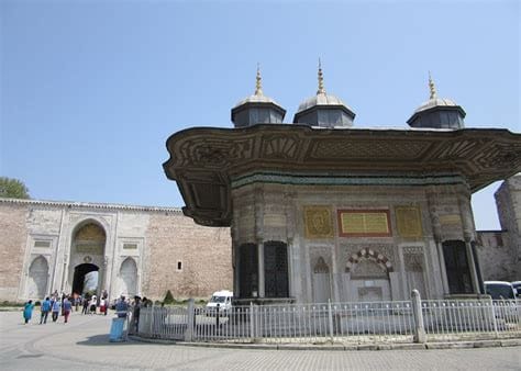 Is it worth going to Topkapi Palace?