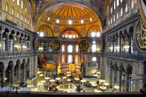 What museum in Istanbul used to be a basilica?