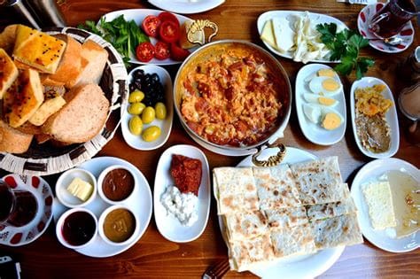 What time do Turkish eat dinner?