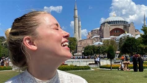 Where do most celebrities live in Istanbul?