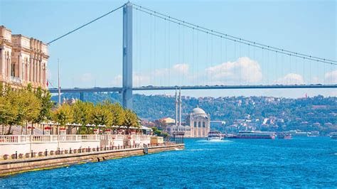 Where does the Bosphorus cruise leave from?