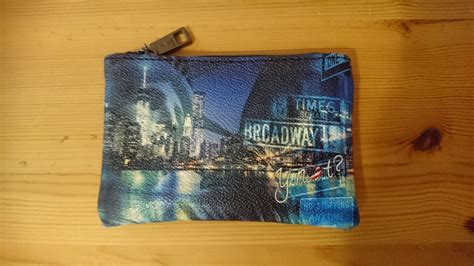 Can I bring a purse to Broadway?