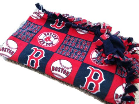 Can you bring blankets to a MLB game?