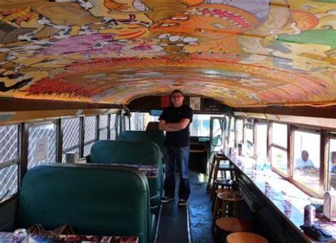Can you eat on LA buses?