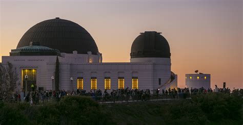Can you walk around Griffith Observatory when it's closed?