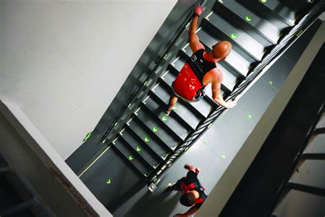Can you walk up the stairs of the Empire State building?