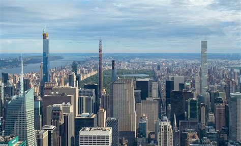 Do billionaires live in NYC?