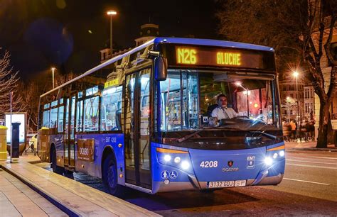 Do LA busses run all night?