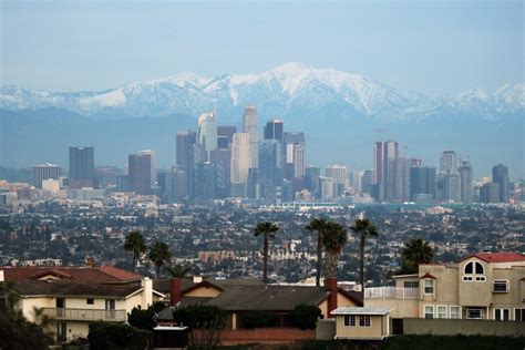Does LA get snow?
