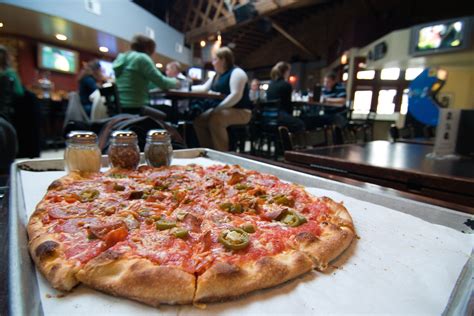 How do they cut pizza in Chicago?