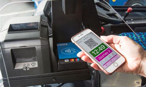 How do you pay for the bus in LA tourist?