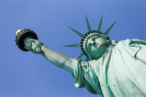 How long does it take to walk up the Statue of Liberty?
