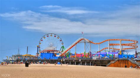 How many rides are there on the Santa Monica Pier?