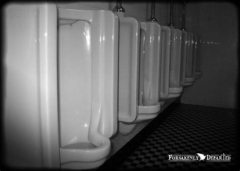 How many toilet are there at the Empire State Building?