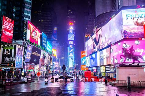 How much does it cost to get into Times Square?