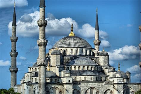 Is it free to enter Blue Mosque?