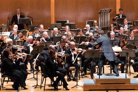 Is there a dress code for the Chicago Symphony Orchestra?