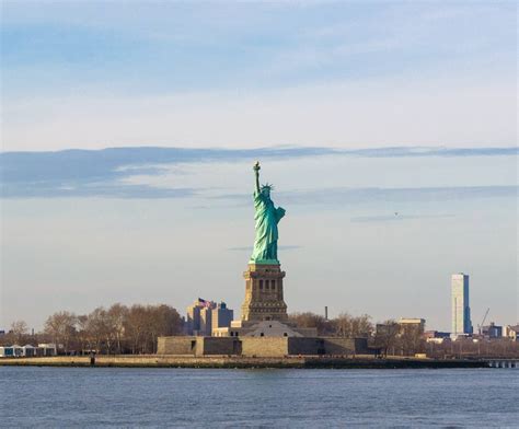 What are 2 famous landmarks in New York?