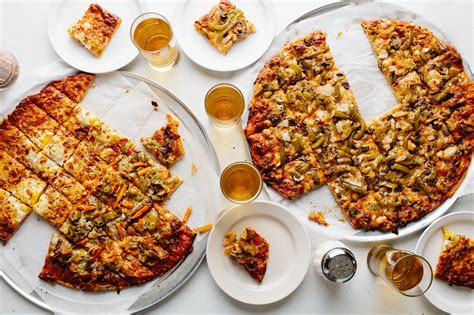 What is Chicago's signature pizza?