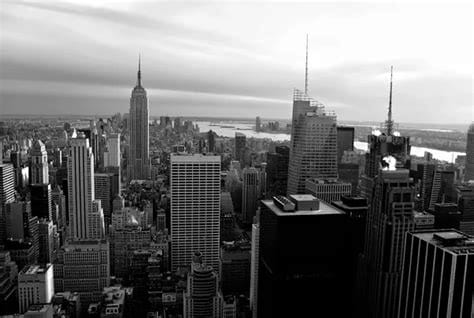 What is the cheapest way to get around New York City?