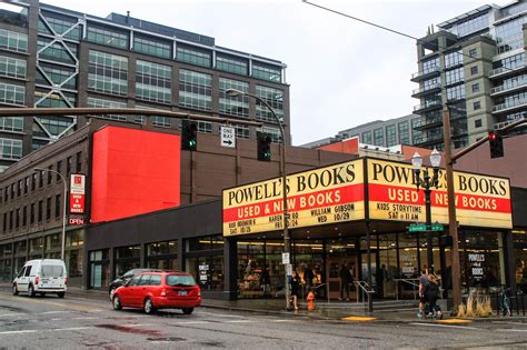 What is the largest independent bookstore in the US?