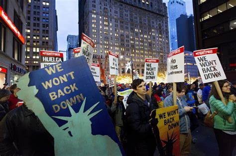 What is the minimum wage on Broadway?