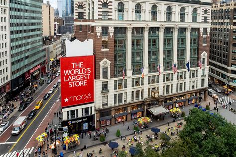 What is the most popular mall in New York?