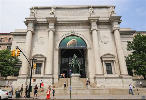 What is the second largest museum in New York City?