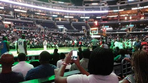 What teams play out of Staples Center?