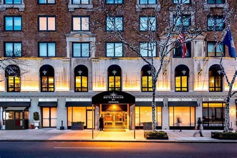 What time of year are hotels cheapest in New York?