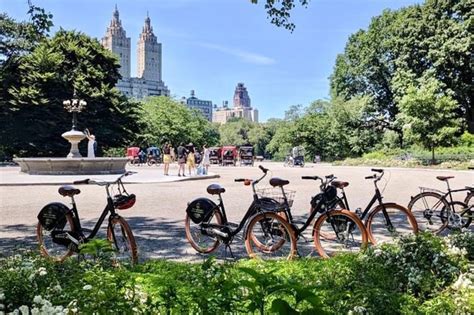 What times are the bike tours around Central Park?