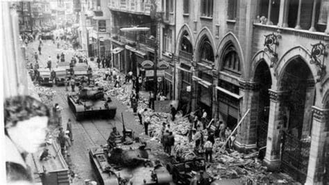 Why did Greeks leave Istanbul?