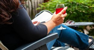 Can I wear jeans to a wine tasting?