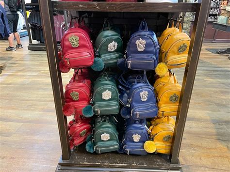 Can you bring a backpack cooler into Universal Studios Orlando?