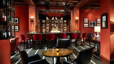 Can you smoke in bars in Miami?