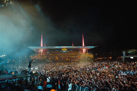 Is loud music illegal in Miami?