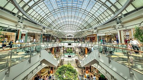 What is the 3 biggest shopping mall in the world?
