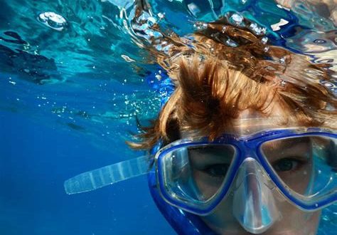 What is the best hour to snorkel?