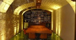 What is the wine tasting room capital of the world?