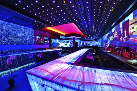 What time do clubs end in Miami?